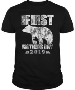First mothers day mom And baby bear Cute new mom T-Shirts