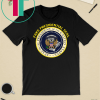Fake Presidential Seal 45 Es Un Titere Puppet Trump T-Shirt