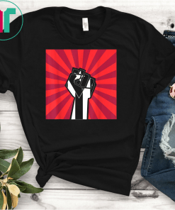 Vintage Puerto Rico Resiste Boricua Black Flag TShirt Fist T-Shirt