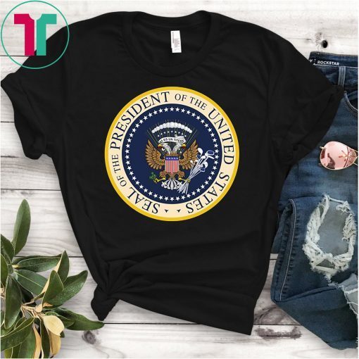 Fake Presidential Seal 45 Es Un Titere Puppet T-Shirt