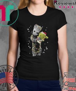 Baby Groot hug Baby Yoda doll Christmas T-Shirt