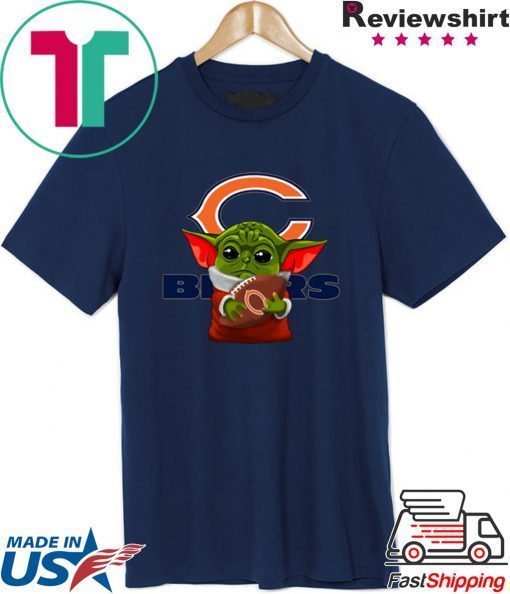 Baby Yoda Hug Chicago Bears Logo Shirt