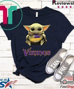 Baby Yoda Hug Minnesota Vikings Shirt