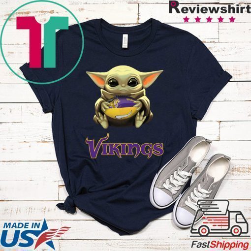 Baby Yoda Hug Minnesota Vikings Shirt