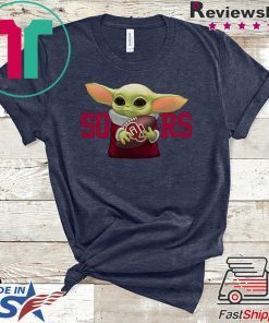 Baby Yoda Hug Oklahoma Sooners Shirt