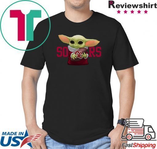 Baby Yoda Hug Oklahoma Sooners Shirt