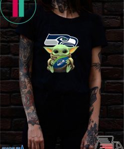 Baby Yoda Hug Philadelphia Eagles Shirt