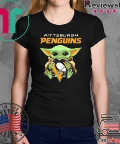 Baby Yoda Hug Pittsburgh Penguins Shirt