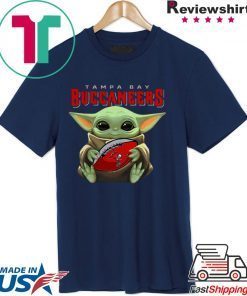 Baby Yoda Hug Tampa Bay Buccaneers Star Wars Mandalorian Shirt