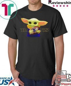 Baby Yoda hug Baltimore Ravens Tee Shirt