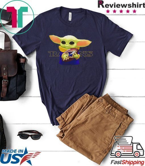 Baby Yoda hug Baltimore Ravens shirt