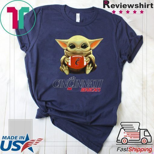 Baby Yoda hug Cincinnati Bearcats shirt