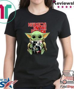 Baby Yoda hug New Kids On The Block Star Wars shirt