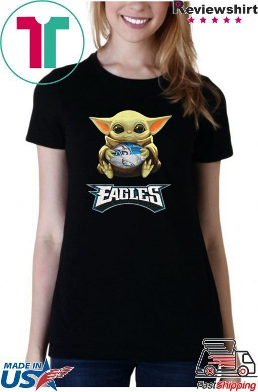 Baby Yoda hug Philadelphia Eagles Tee Shirt