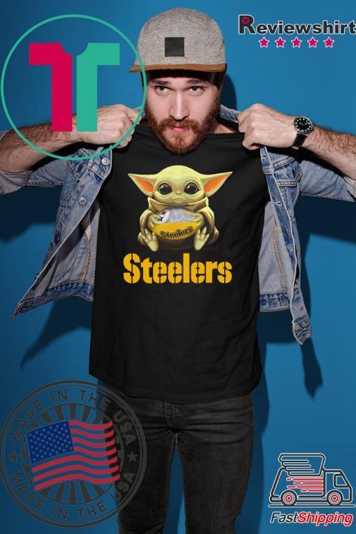 Baby Yoda hug Pittsburgh Steelers shirt