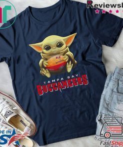 Baby Yoda hug Tampa Bay Buccaneers shirt