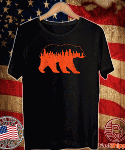 Downtown Chicago City Skyline Walking-Bear Novelty T-Shirt