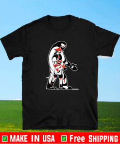 Native Salish Artwork Hunter and Bigfoot Tribal 2021 T-Shirt