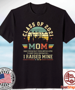 Proud Mom of a 2021 Graduate Retro Graduation Senior College T-Shirt