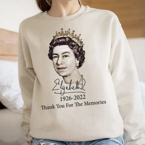 RIP Queen Elizabeth II 1926 2022 Rest In Peace Classic T-Shirt