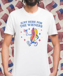 I'm Just Here For The Wieners Funny Fourth of July Retro T-Shirt