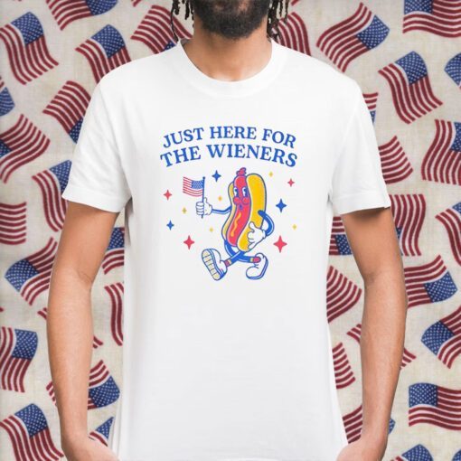 I'm Just Here For The Wieners Funny Fourth of July Retro T-Shirt