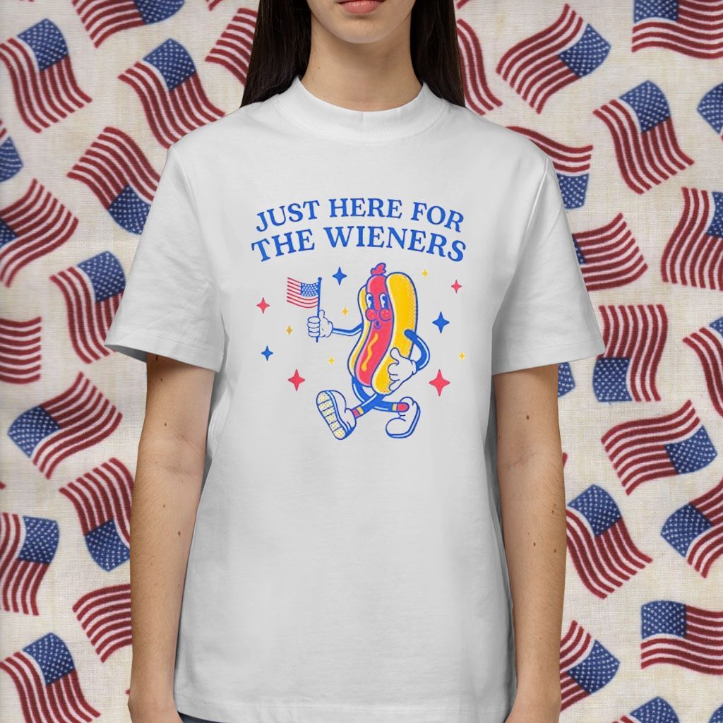 I'm Just Here For The Wieners Funny Fourth of July Retro T-Shirt