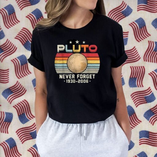 Never Forget Pluto Vintage Nerdy Astronomy Space Science Men Gift T-Shirt