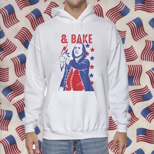 Shake And Bake Funny Couple Matching 4th of July Bake Gift T-Shirt