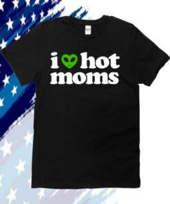 I Heart Hot Moms Alien 2023 T-Shirt