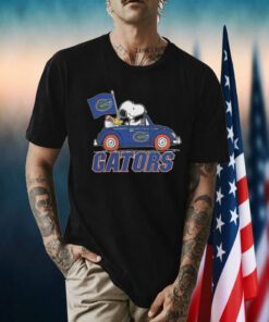 Peanuts Snoopy And Woodstock Florida Gators On Car 2023 Tee Shirt