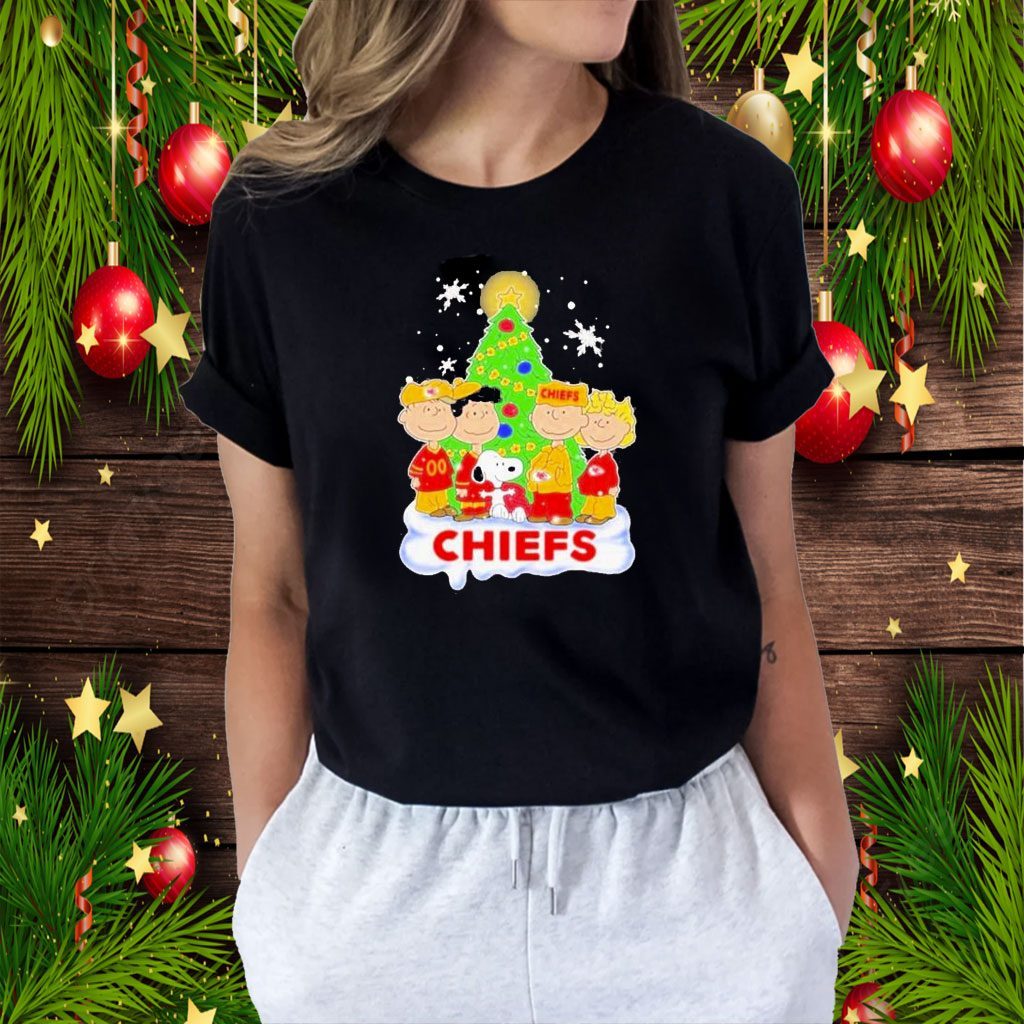 Snoopy Santa Hat Kansas City Chiefs Christmas Shirt