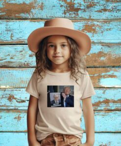 Shows Trump Off Trump Mugshot Never Surrender V-Neck T-Shirt