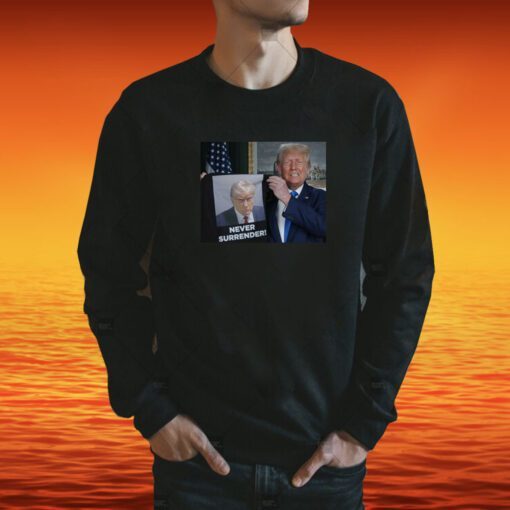 Shows Trump 2024 Off Trump Mugshot Never Surrender Lady’s Fleece Cropped Hoodie TShirt