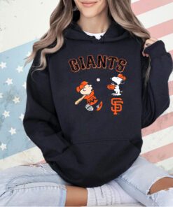 Peanuts Charlie Brown And Snoopy Playing Baseball San Francisco Giants T-shirt