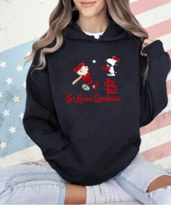 Peanuts Charlie Brown And Snoopy Playing Baseball St. Louis Cardinals T-shirt