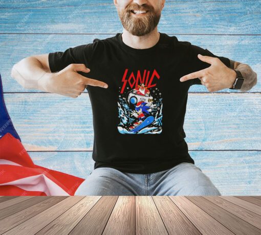 Sonic the Hedgehog and Doctor Eggman in a Santa suit snowboarding egg kringle Christmas T-shirt