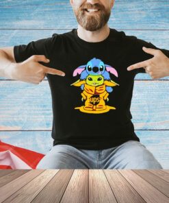 Stitch climbing on Baby Yoda Disney Star Wars Ups T0-shirt