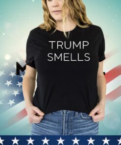 Trump smells shirt