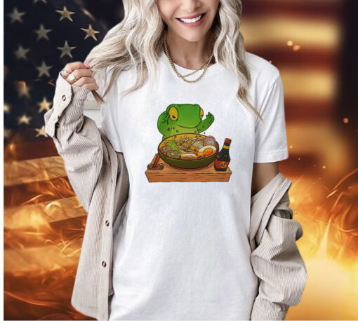 Frog making ramen art T-shirt