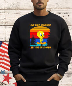 Tweety live like someone left the gate open vintage T-shirt