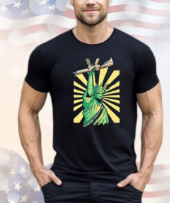 Statue of Liberty holding gun T-shirt