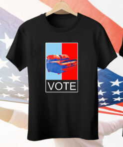 Tariq Nasheed wearing sofa vote Tee Shirt