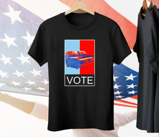 Tariq Nasheed wearing sofa vote Tee Shirt