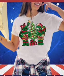 Teenage Mutant Ninja Turtles decorating their Christmas tree T-Shirt