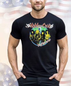 Mötley Crüe Dr Feelgod Circle Photo T-Shirt